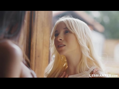 ❤️ 소녀는 몇 달 후 집에 돌아와 결국 새엄마의 음부를 먹습니다. 포르노 우리 ❌️